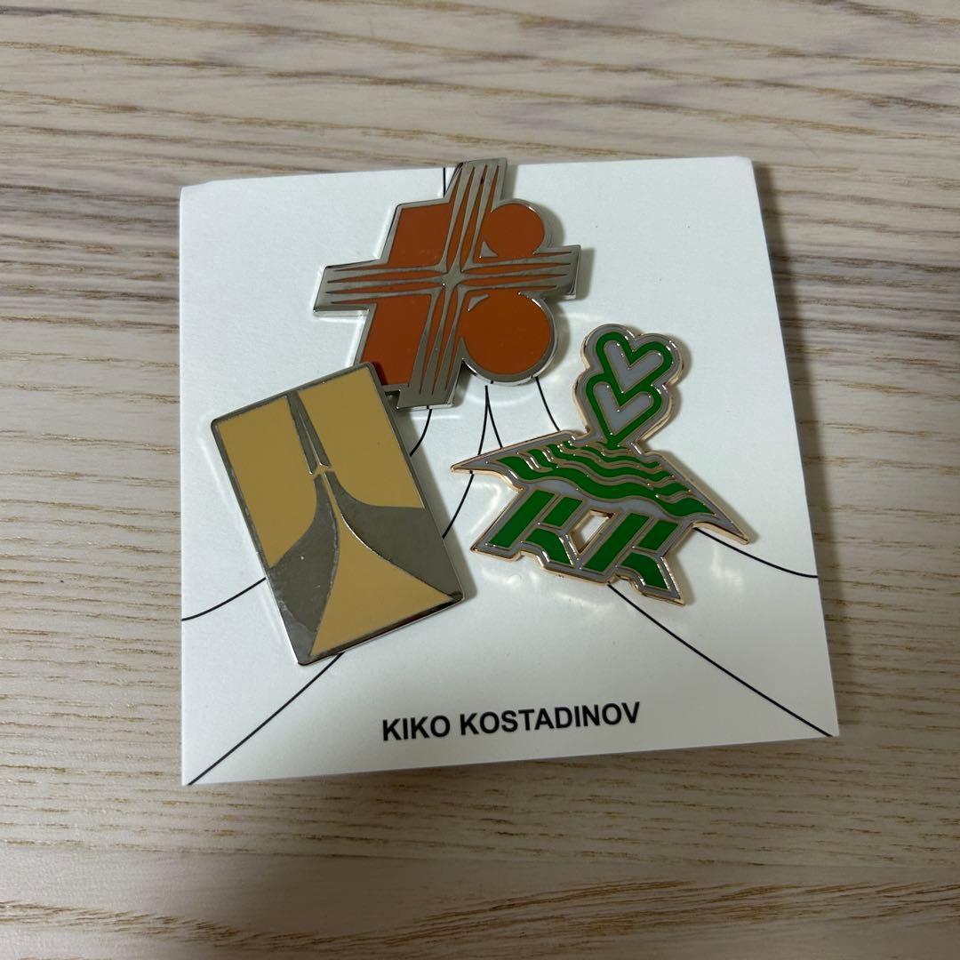 Kiko Kostadinov ピンズ