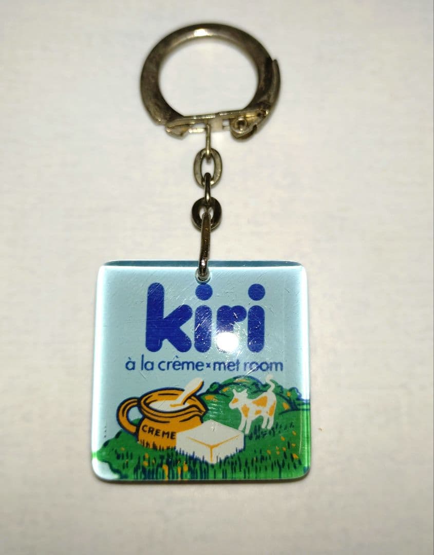 フレンチキーホルダー　kiri　チーズ　食品　アクリル　フランス