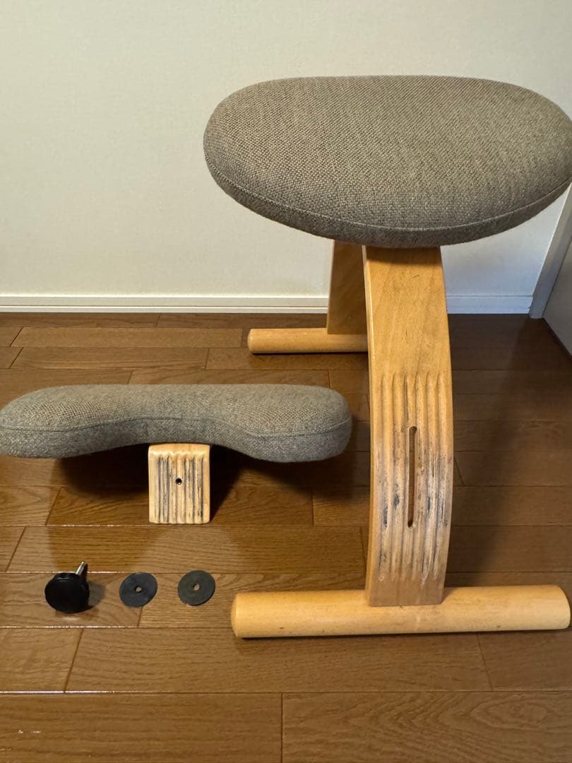 rybo社製　バランスチェア