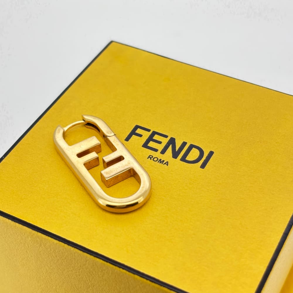 美品 FENDI オーロック ゴールド シングルピアス 片耳
