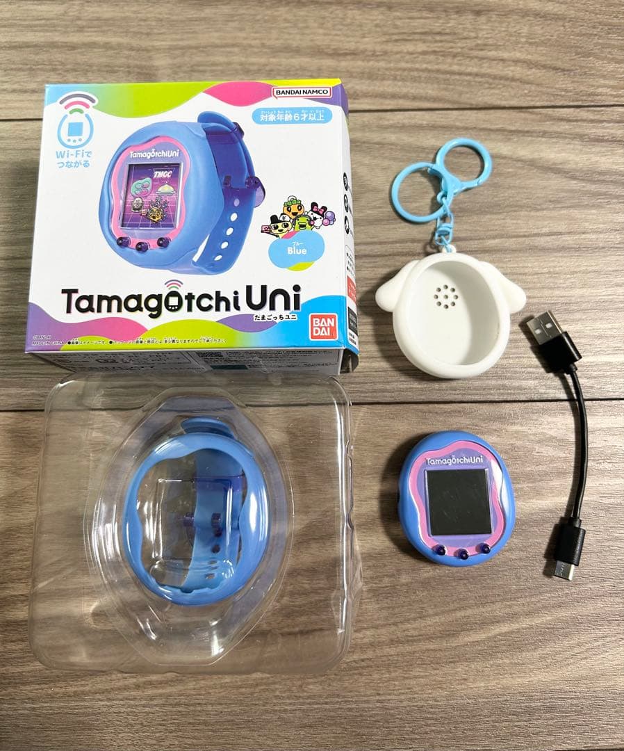 BANDAI Tamagotchi Uni 青　シナモロールカバー付き