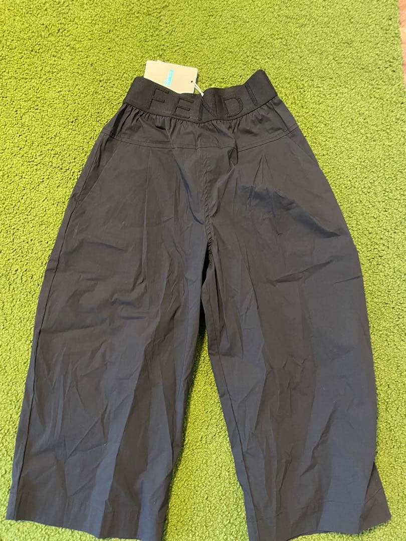 フェンディ　パンツ　　ズボン　キッズ　黒　レディース