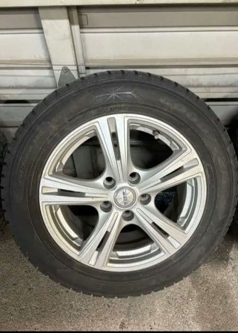スタッドレスタイヤ＋16インチ アルミホイール205-60-16