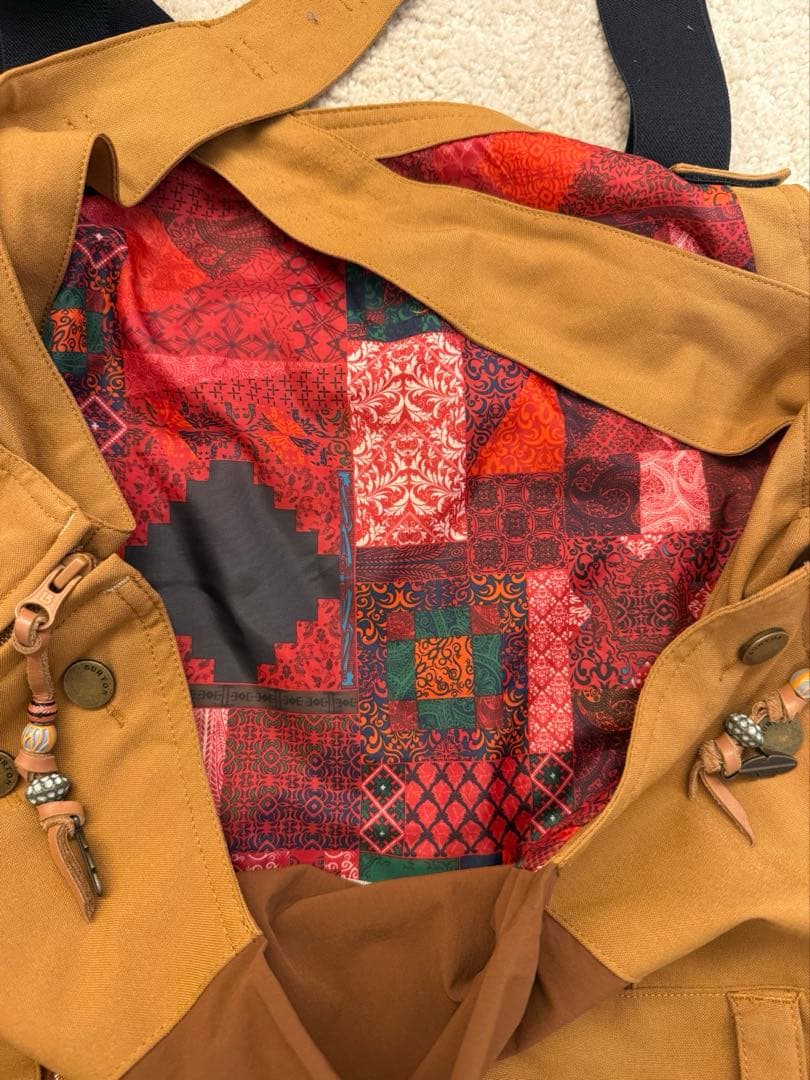 BURTON ビブパンツ　レディースウェア