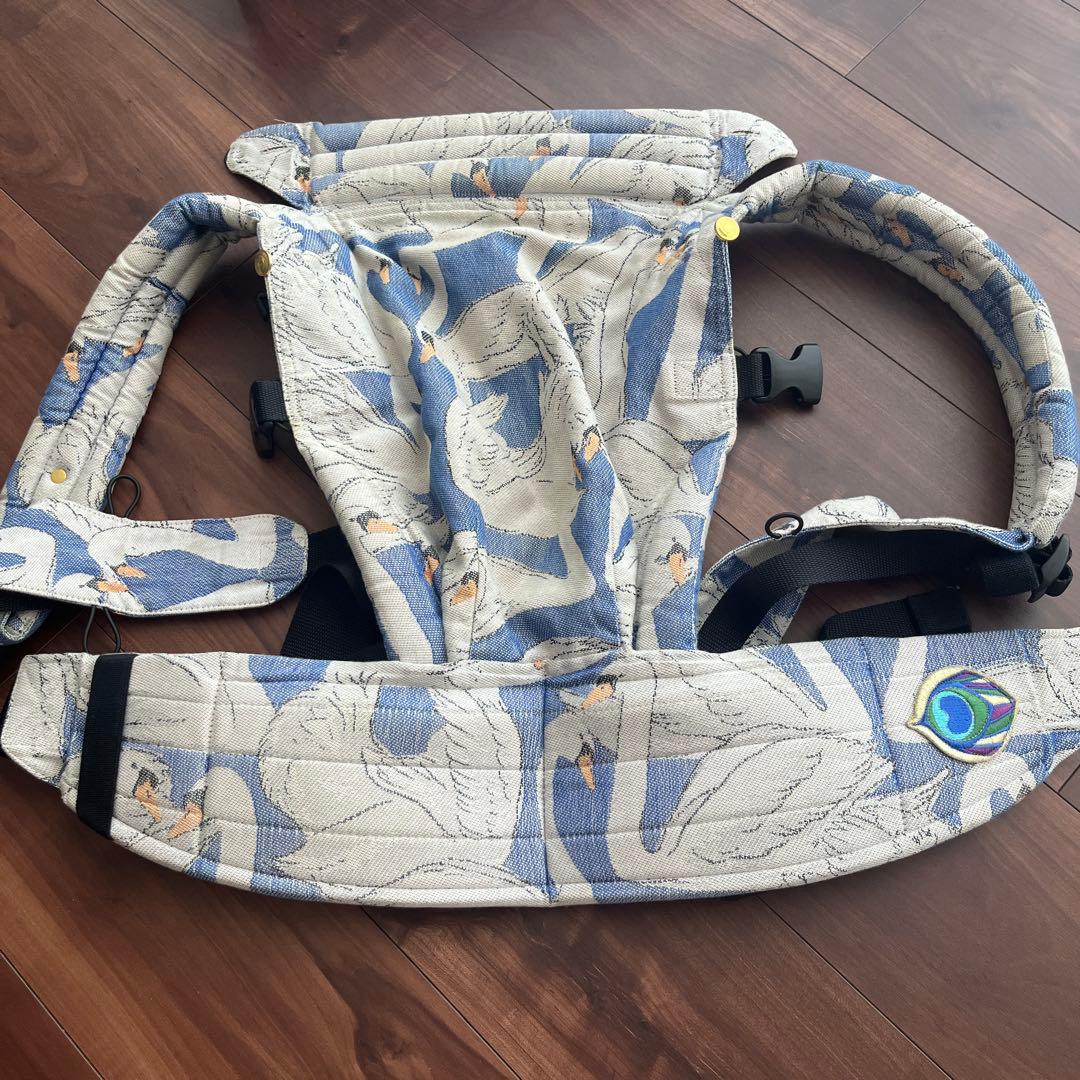 artipoppe抱っこ紐　白鳥柄　コットン