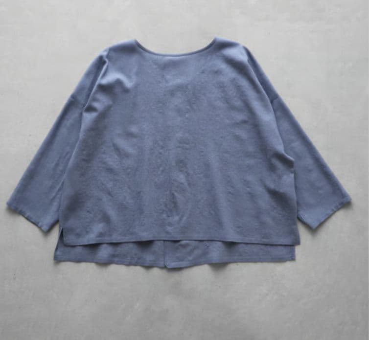 HUIS ウォッシャブルウールワイドプルオーバー（グレイッシュブルー