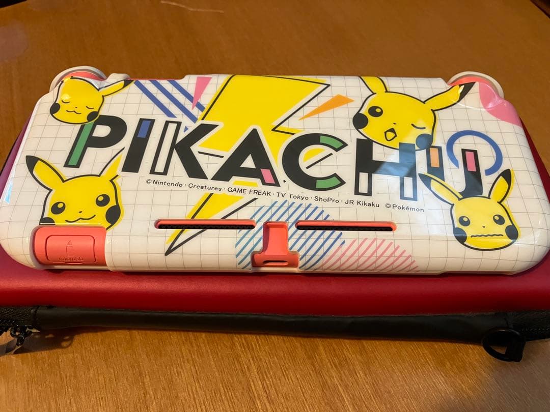 ＊美品＊Nintendo Switch Lite ピカチュウケース付き
