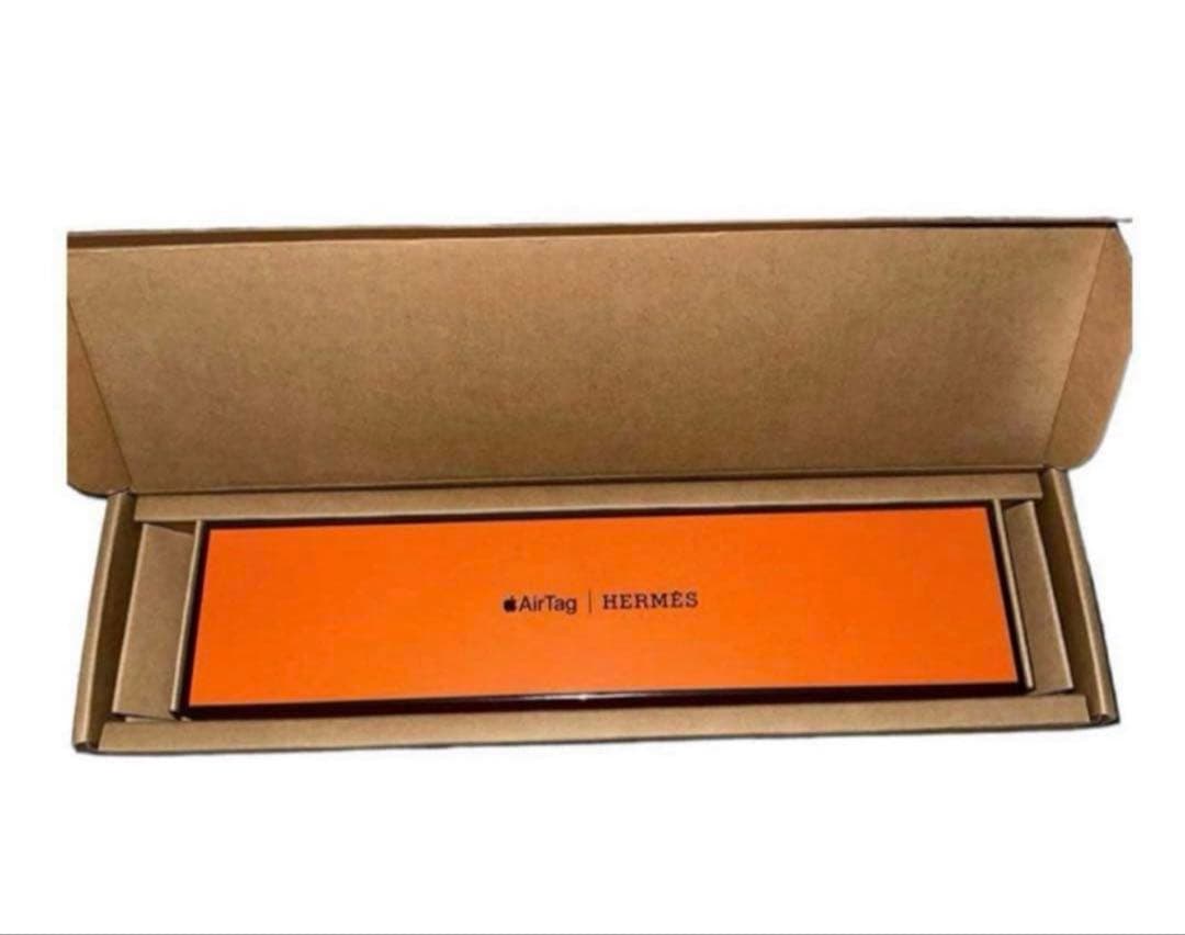 新品未使用　HERMES AirTag レザーケース　AirTag新品付き