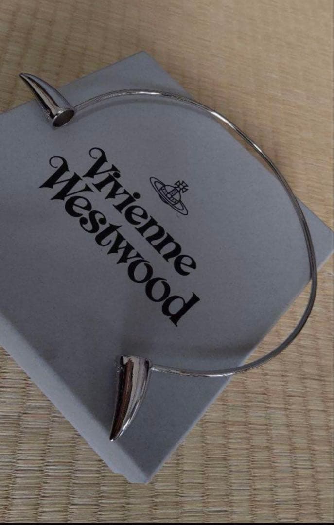 特価セール　ホーンティアラシルバー　ヴィヴィアン