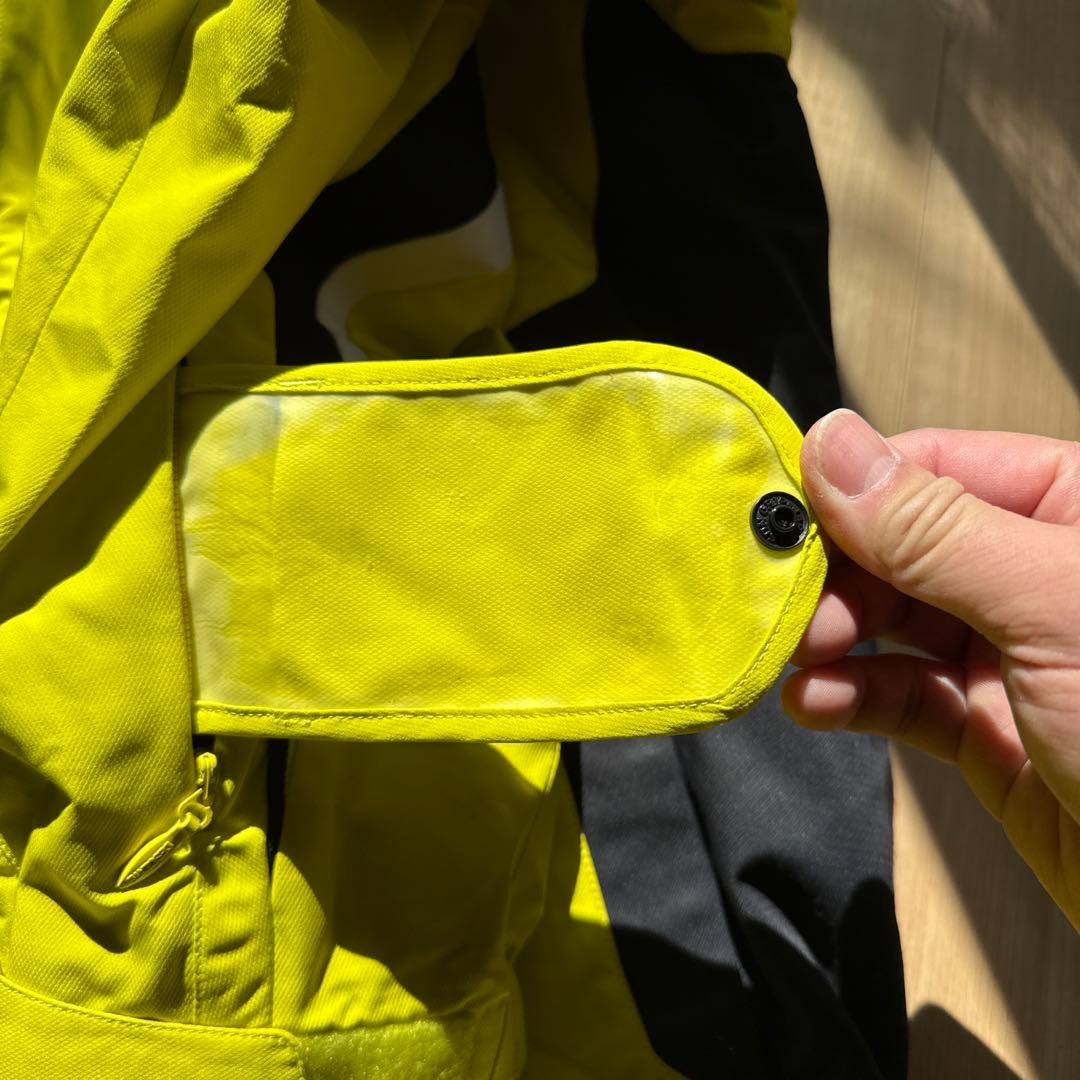 イエローと黒のスキーウェア（男性用）