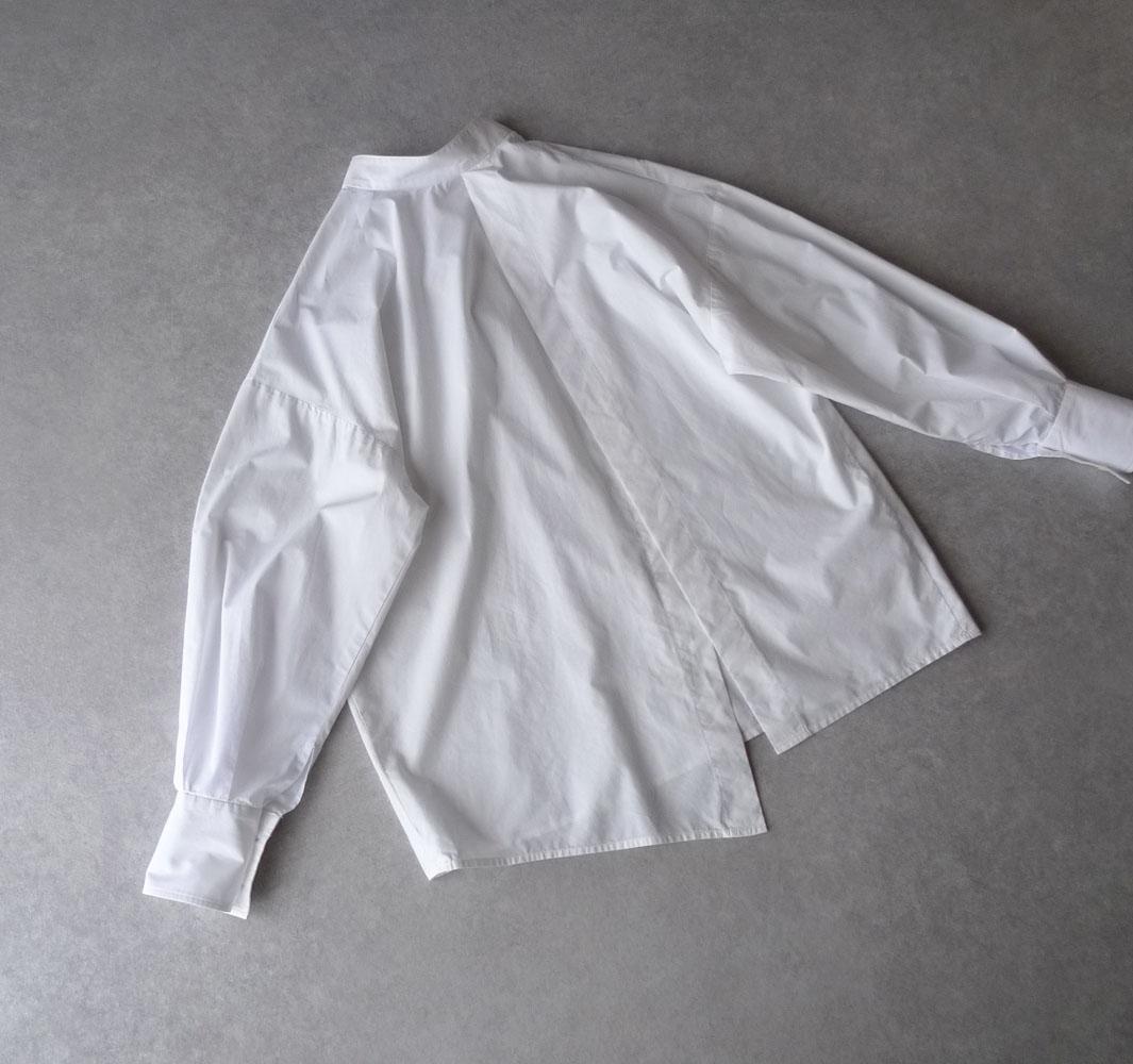 美品 CLANE 2,4万円 スリットのブラウス ホワイト クラネ B411