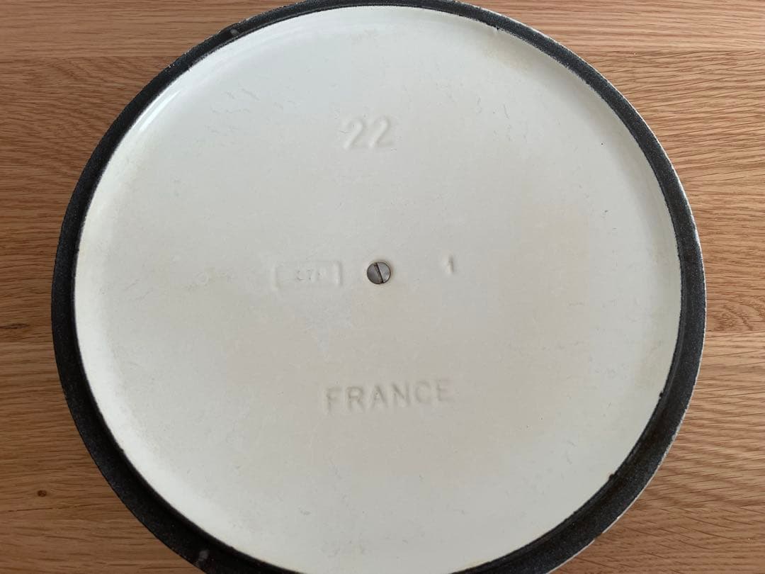 ルクルーゼ　LE CREUSET 22cm ココットロンド　ホワイト　スチーマー