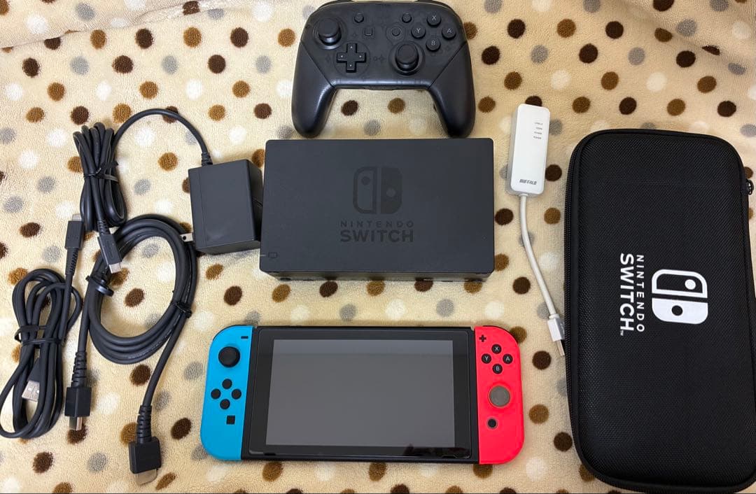 任天堂Switch 本体　proコントローラー付き