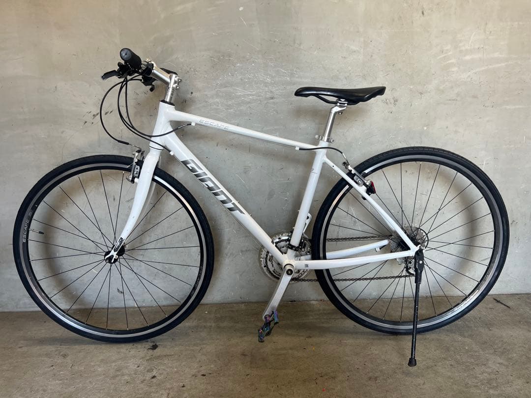 クロスバイク　GIANT ESCAPE R3 ジャイアント　エスケープR3