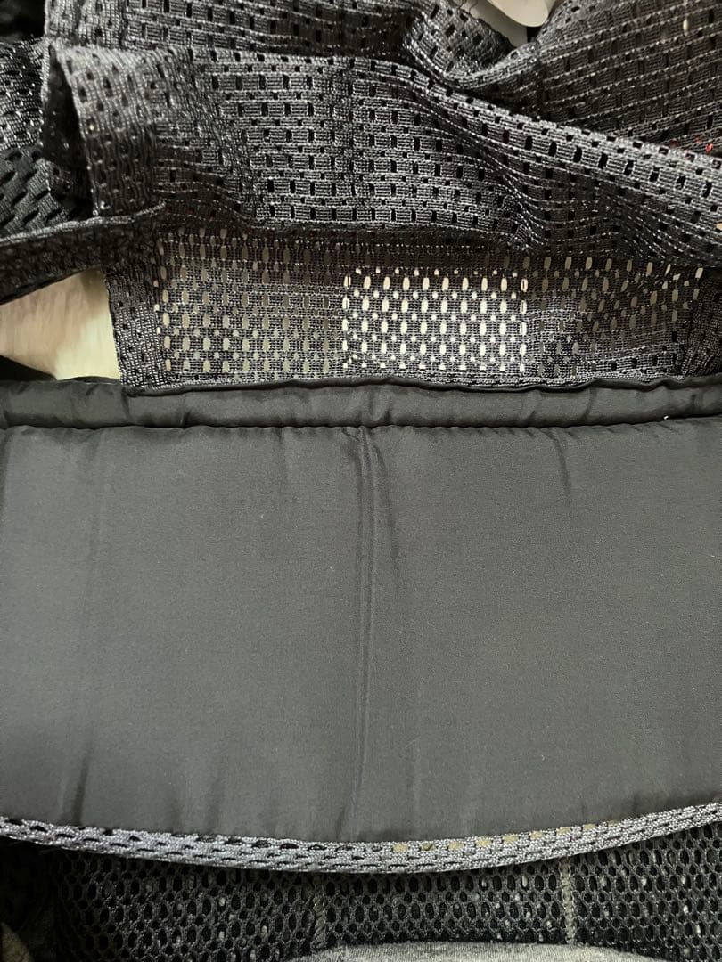 BABYBJÖRN 抱っこ紐 メッシュ グレー ハーモニー　ベビービョルン