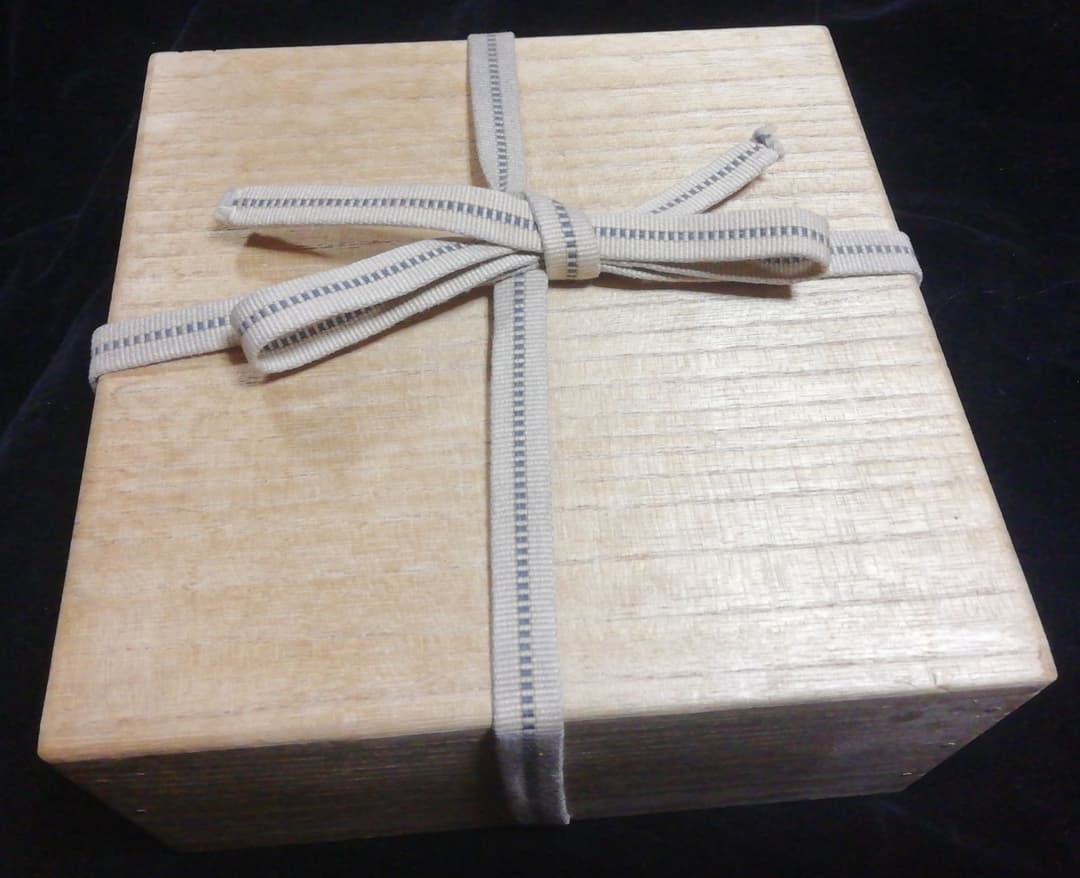 高麗青磁象嵌茶碗