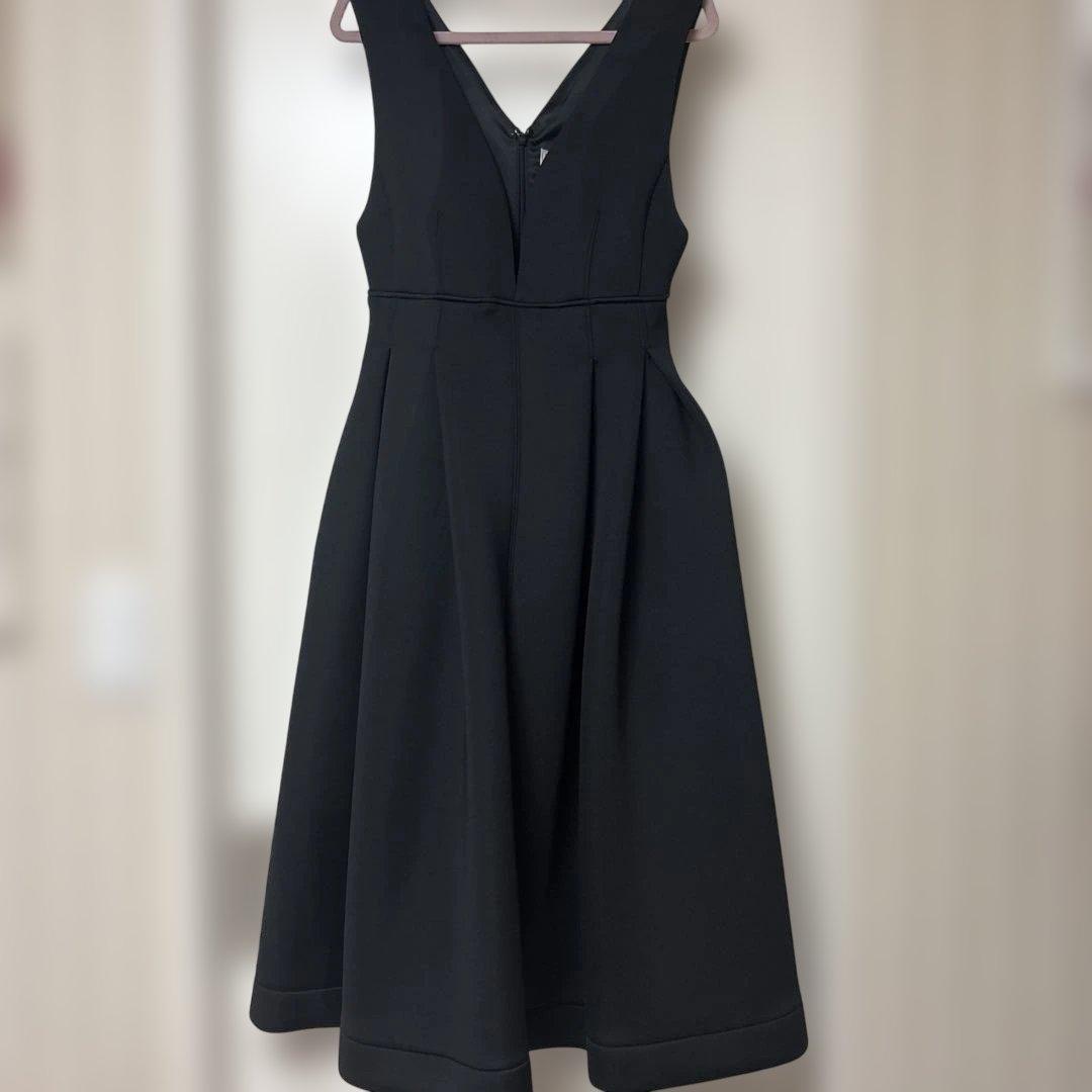 しゅりきゃっと ブラック ノースリーブ 膝丈ワンピース