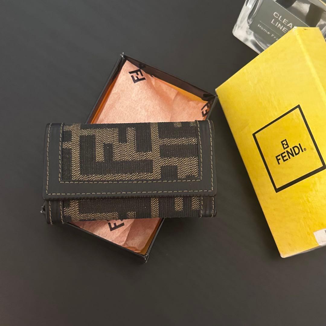 【未使用級】FENDI 6連 ズッカ柄 キーケース ブラウン