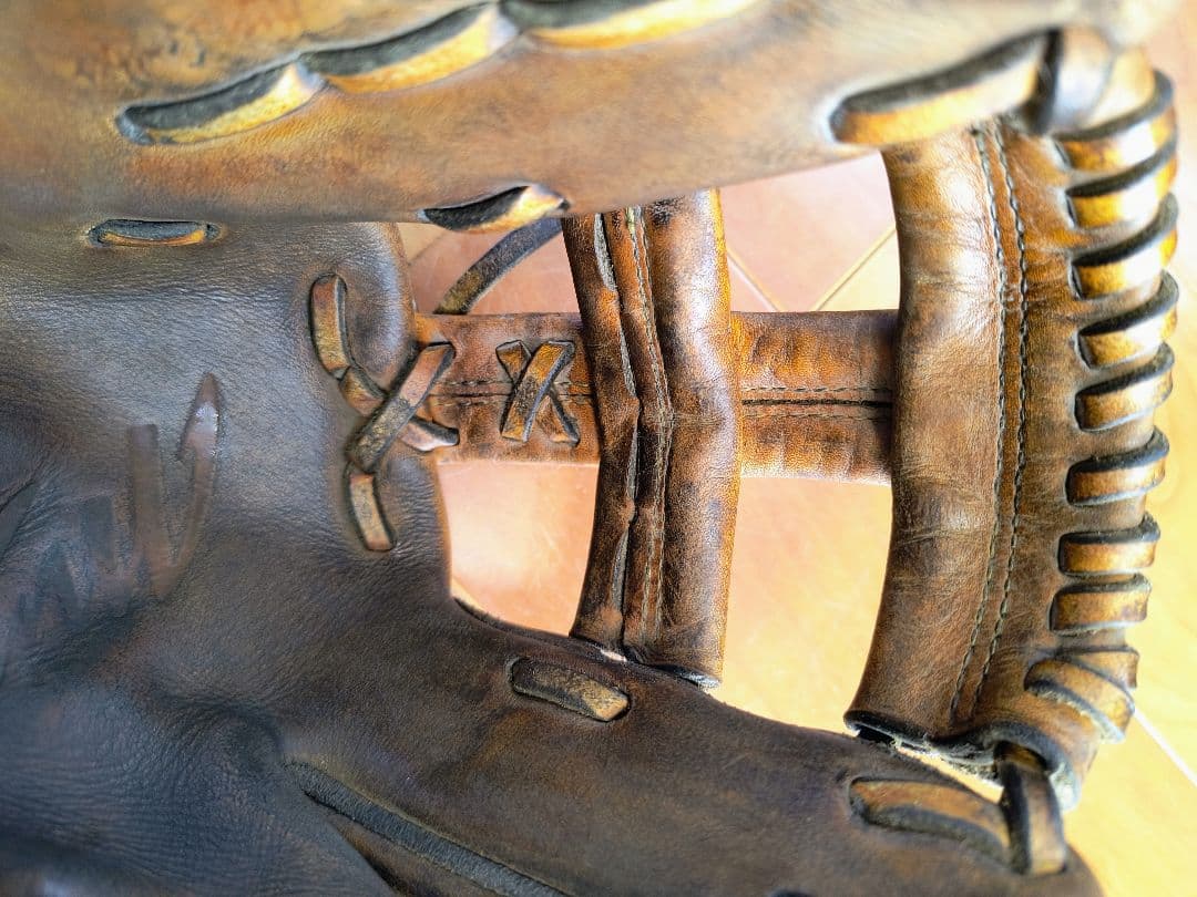 ミズノプロ　硬式　内野手グローブ　最高品質　嬉しい型良好！　硬式球おまけ