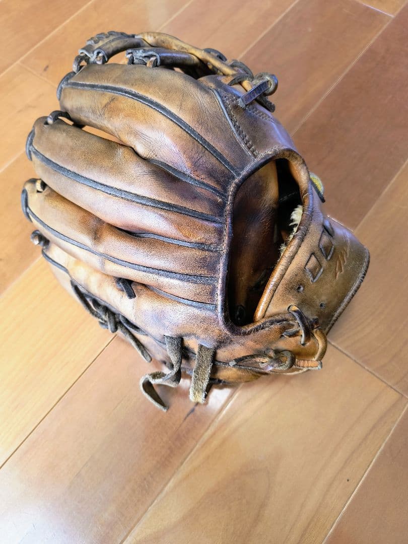 ミズノプロ　硬式　内野手グローブ　最高品質　嬉しい型良好！　硬式球おまけ