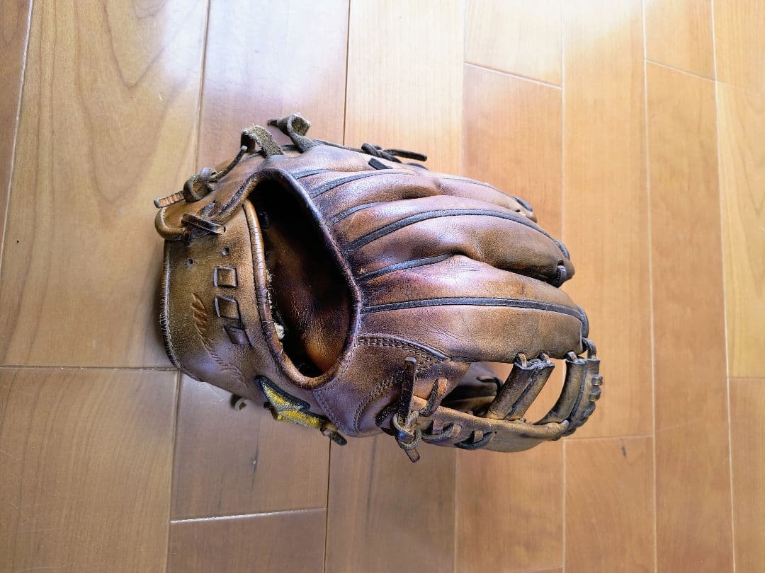 ミズノプロ　硬式　内野手グローブ　最高品質　嬉しい型良好！　硬式球おまけ