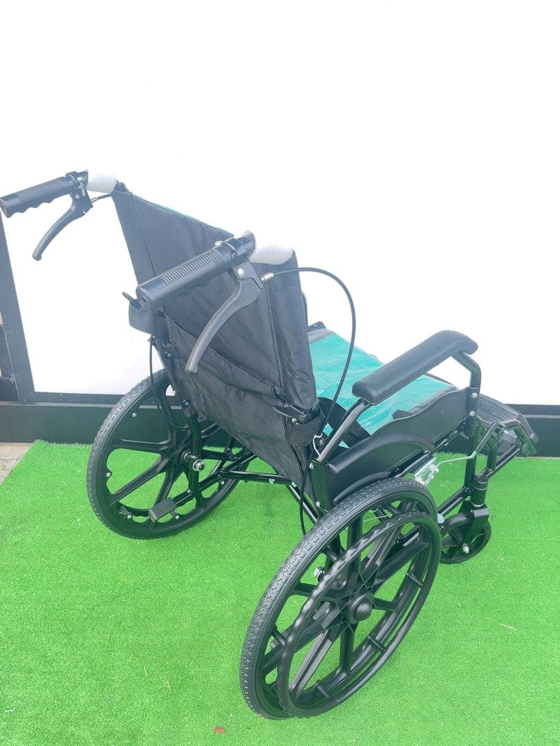 車椅子 折りたたみ軽量 ノーパンクタイヤ 軽い車椅子コンパクト