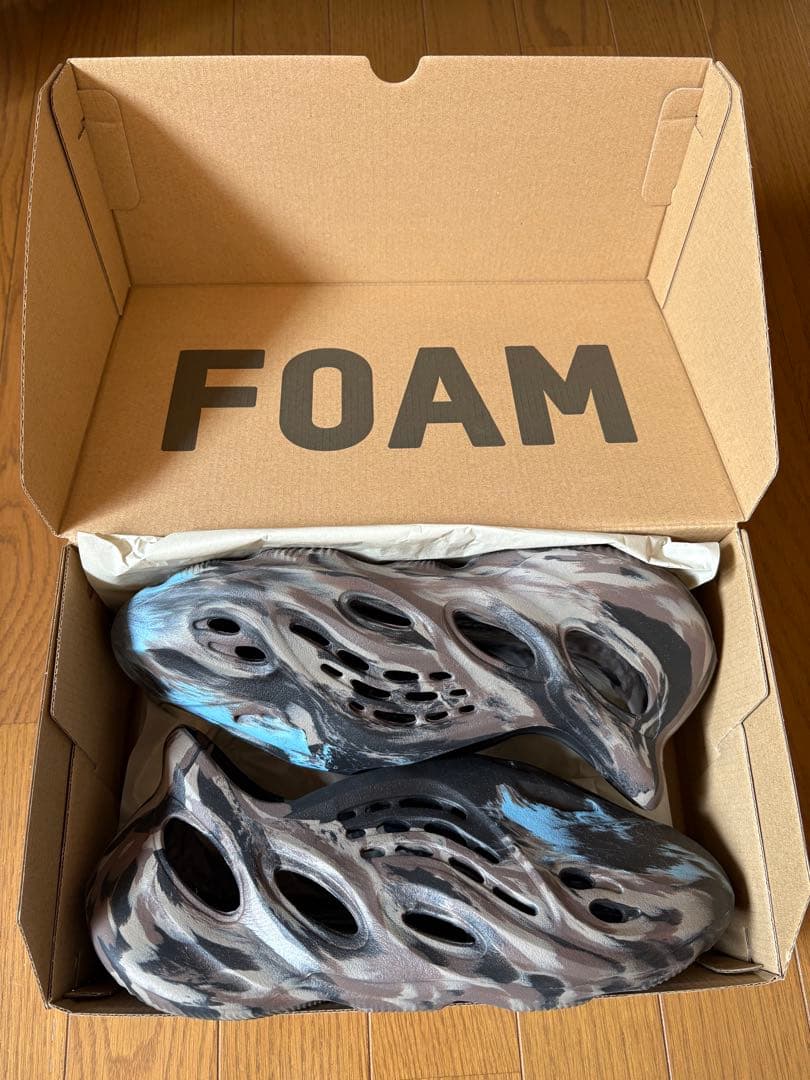 靴 adidas YEEZY Foam Runner MX Cinder