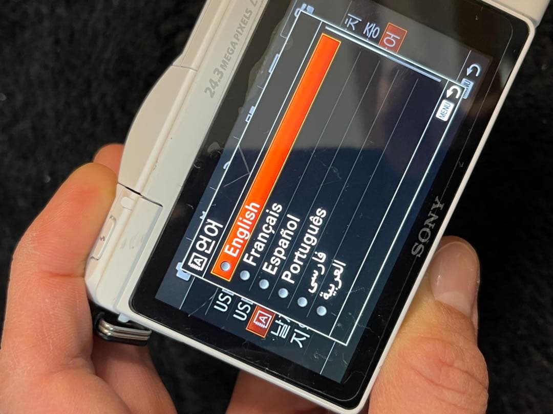 SONYソニーa5100 ILCE-5100USB充電可能ホワイトミラーレス一眼