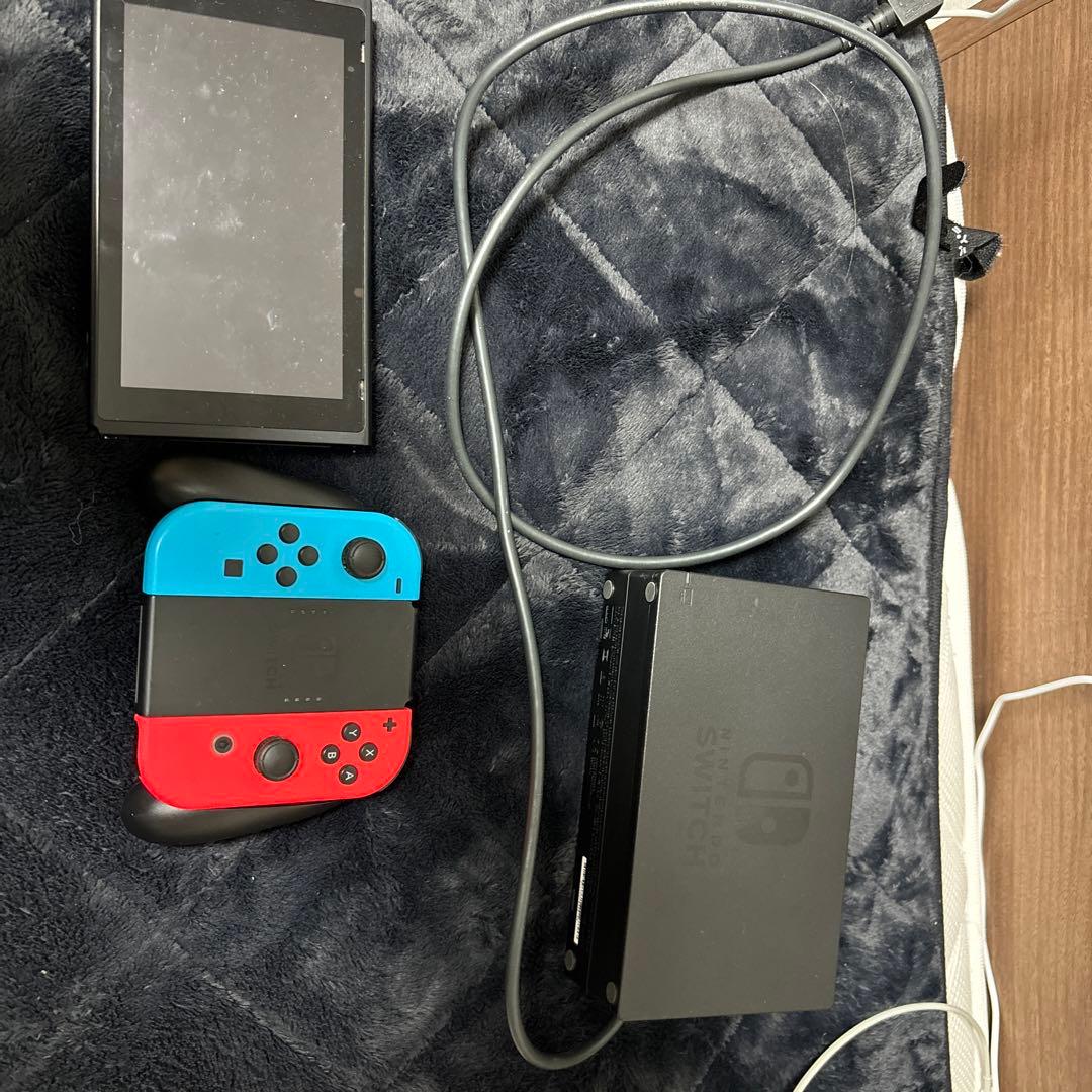 任天堂Switch本体と接続機器、充電器等