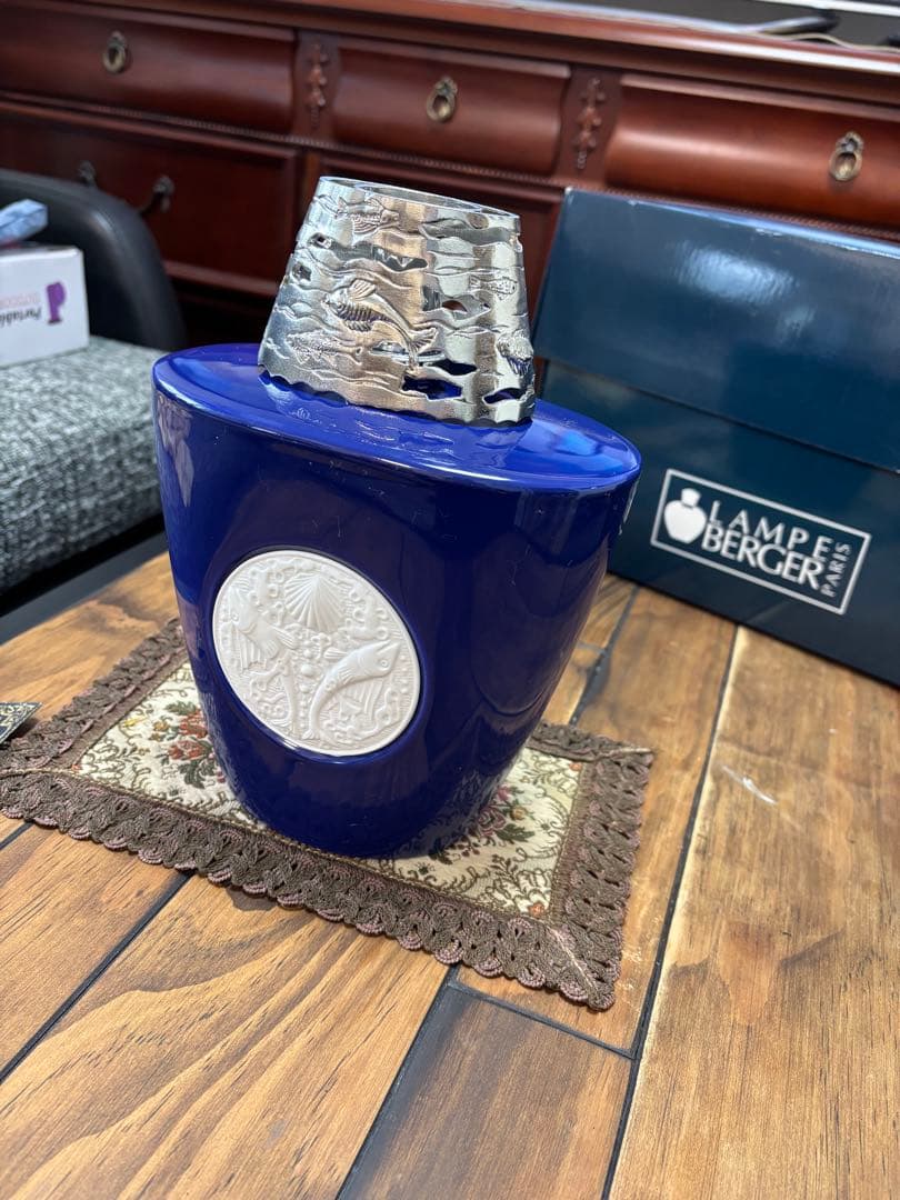 ランプベルジェのフォーチュンフィッシュ、定価27万円です。こちらは元箱有りです