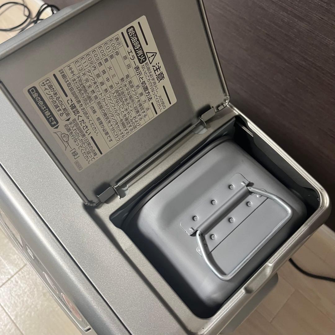 美品　DAINICHI キャスター付　石油ファンヒーター ウォームホワイト