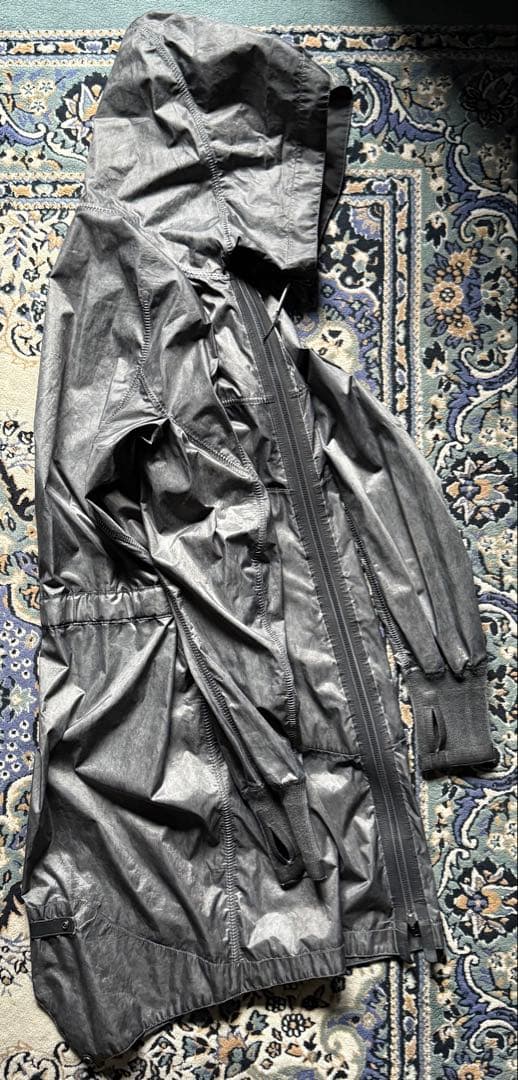 ISAAC SELLAM/リフレクティブ コールドダイ リバーシブルコート