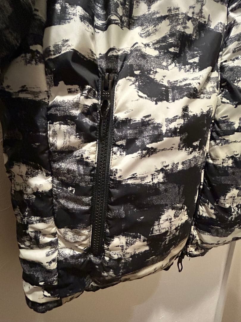 タトラスダウンジャケット