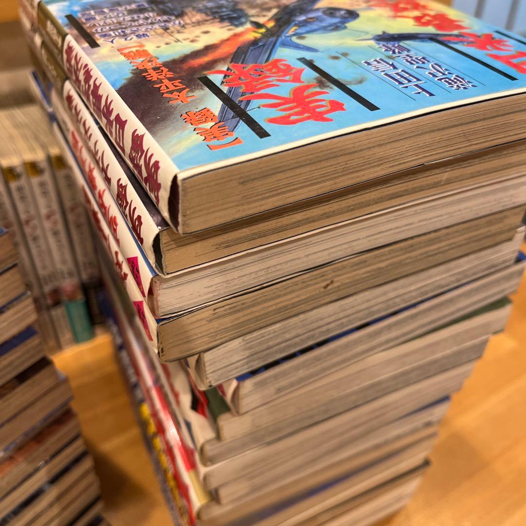 紺碧の艦隊全21冊、その他歴史本17冊