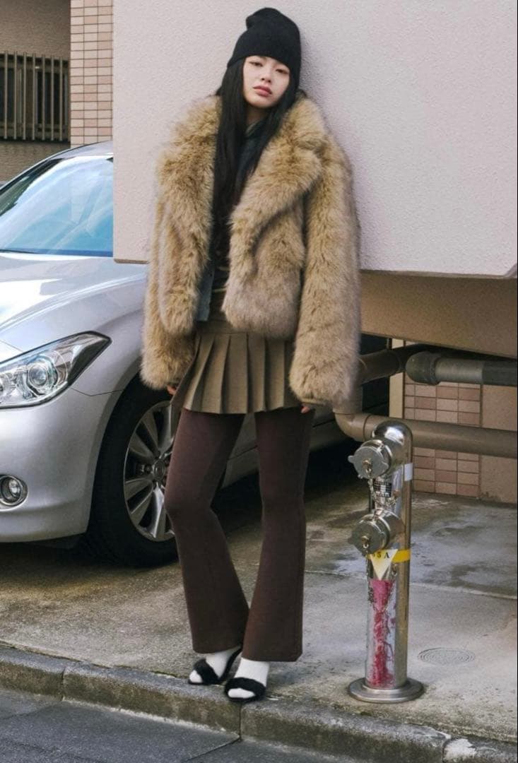 新品　ZARA ショートフェイクファーコート　M