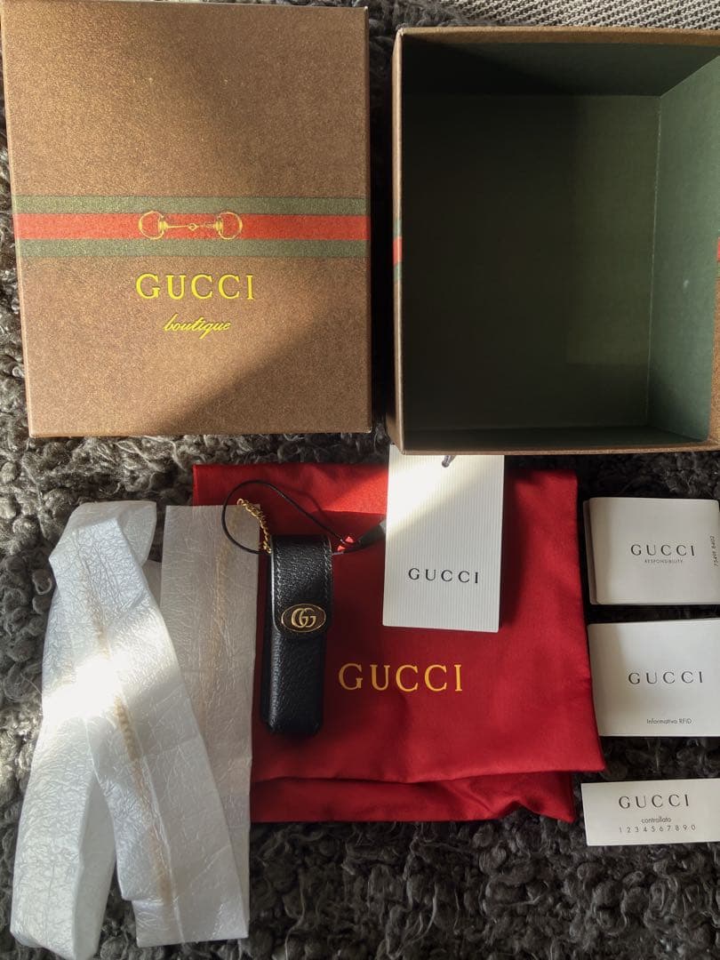 【新品】GUCCI リップケース　ネックレス　ブラック　オシャレ　GG レザー