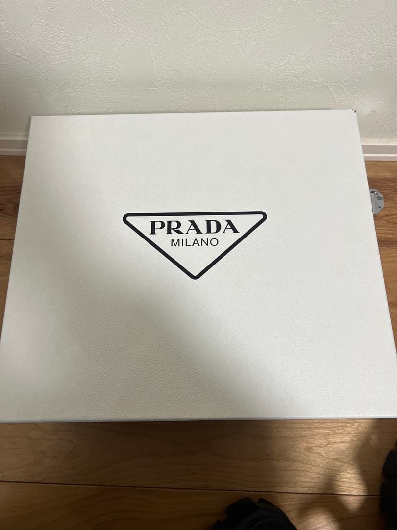 PRADA モノリス ラバーサンダル