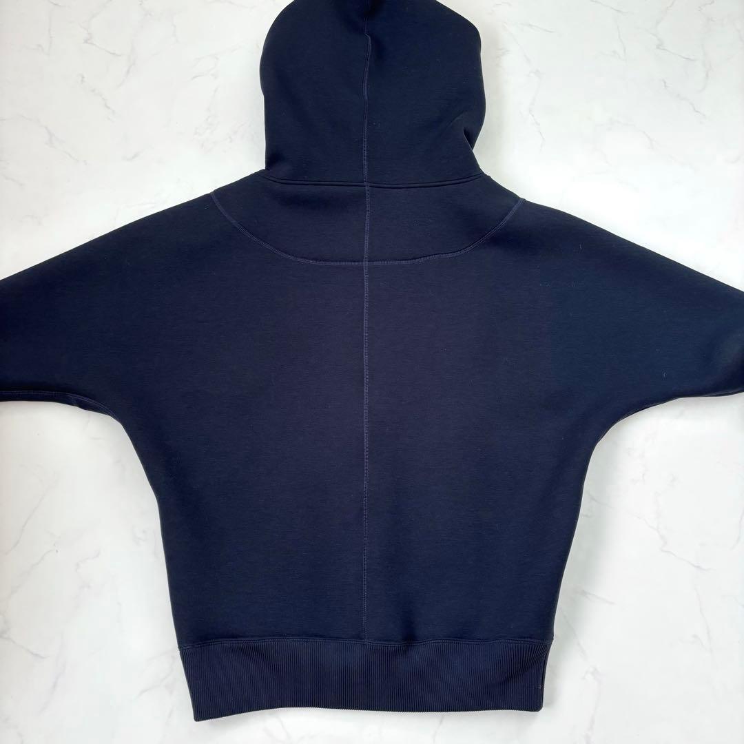 ダブルスタンダードクロージングESSENTIALダンボールロゴジップフーディー