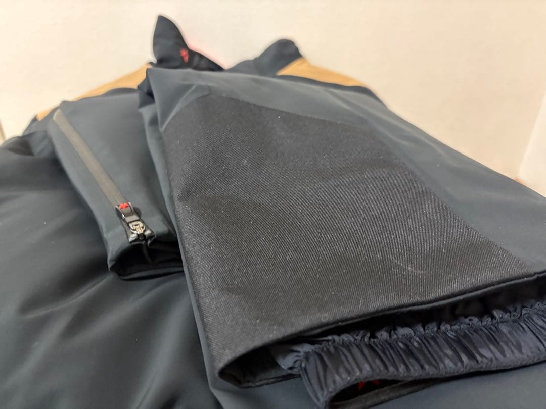 希少完売品BOSS PERFECT MOMENT スノーボードウェア S 国内M