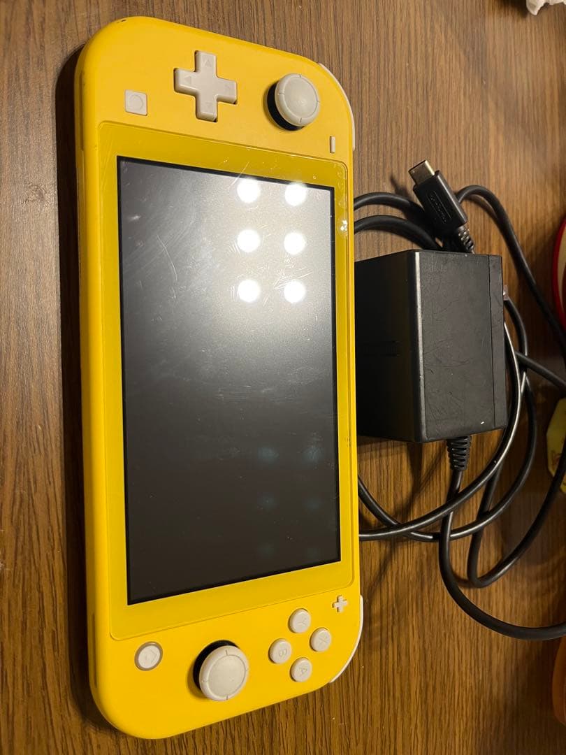 【ジャンク品】Nintendo Switch Lite イエロー 充電器付き
