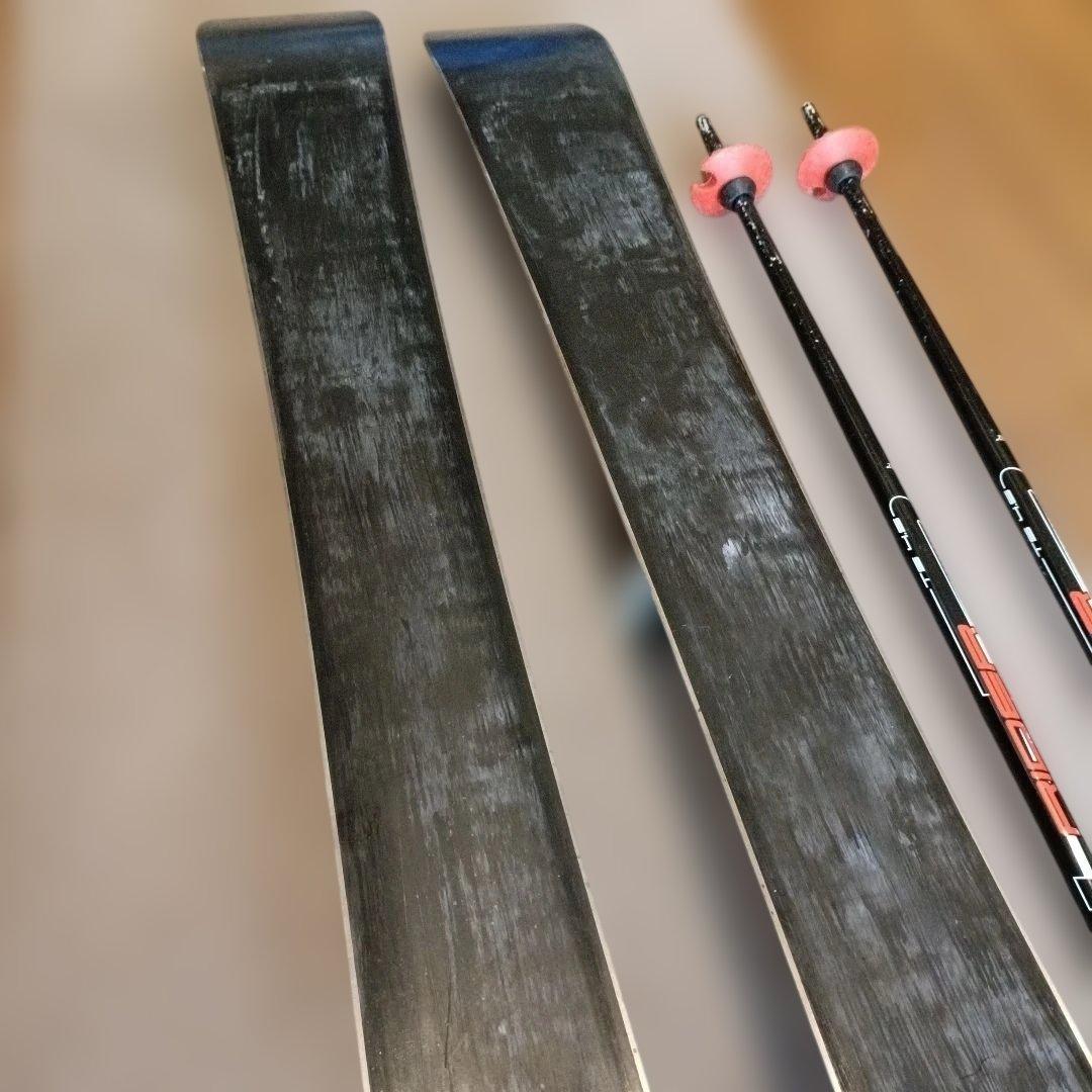 ROSSIGNOL ロシニョール ジュニアスキーセット ヘルメット付き。