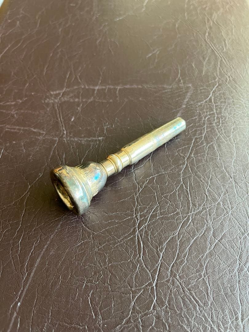 YAMAHA YTR-6320トランペット本体 ゴールド ハードケース付き　美品