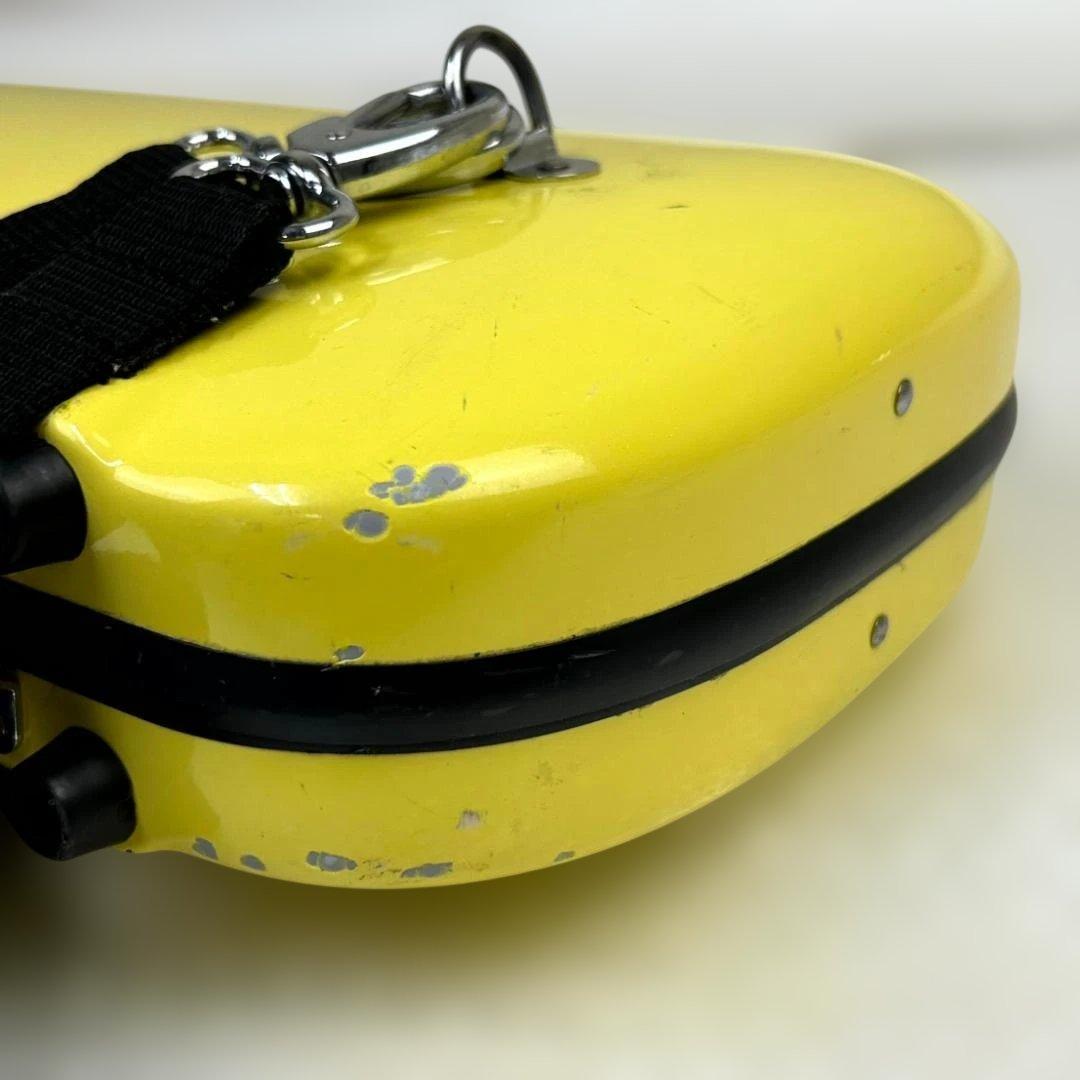 CCシャイニーケース　トランペットケース　イエロー　ストラップ付き　キズ有り