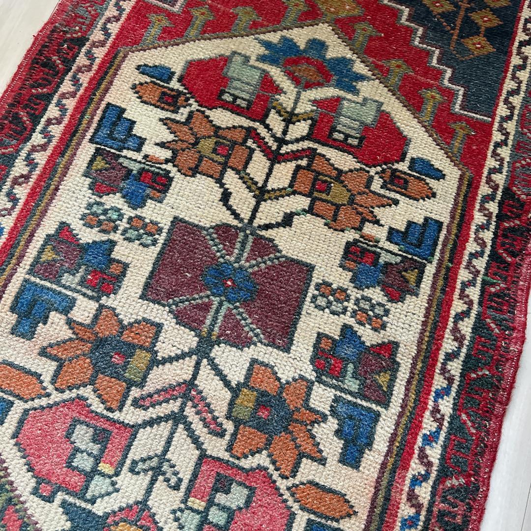 トルコヴィンテージラグ A36 スモールラグ ネイビー レッド マスタード