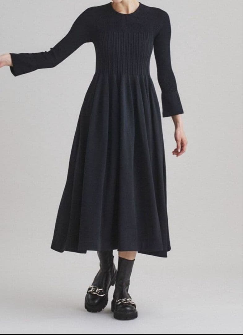 【美品】グレースコンチネンタル　ホールガーメント　ワンピース　ブラック36