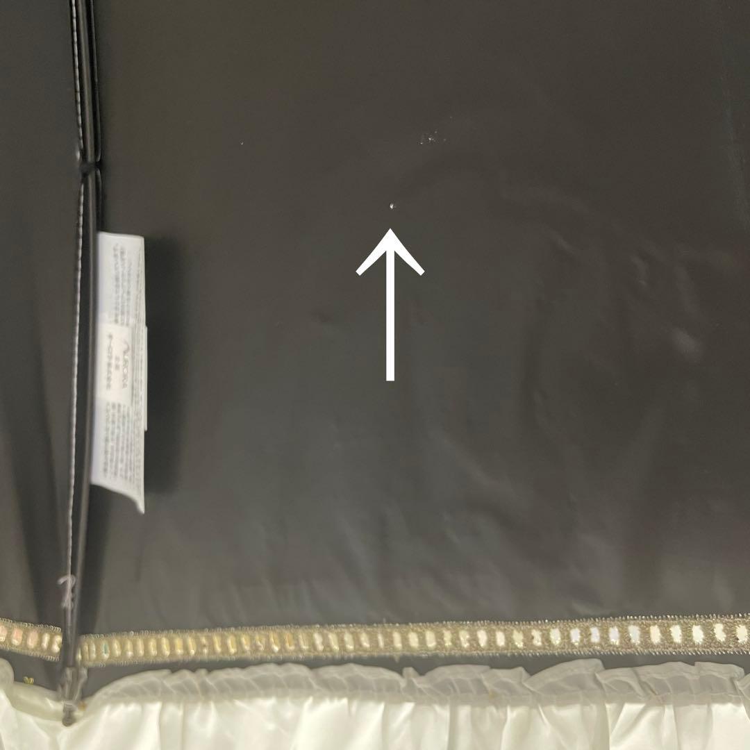 は*な様 新品52983ジルスチュアート＊オフホワイトフリル晴雨兼用折りたたみ日