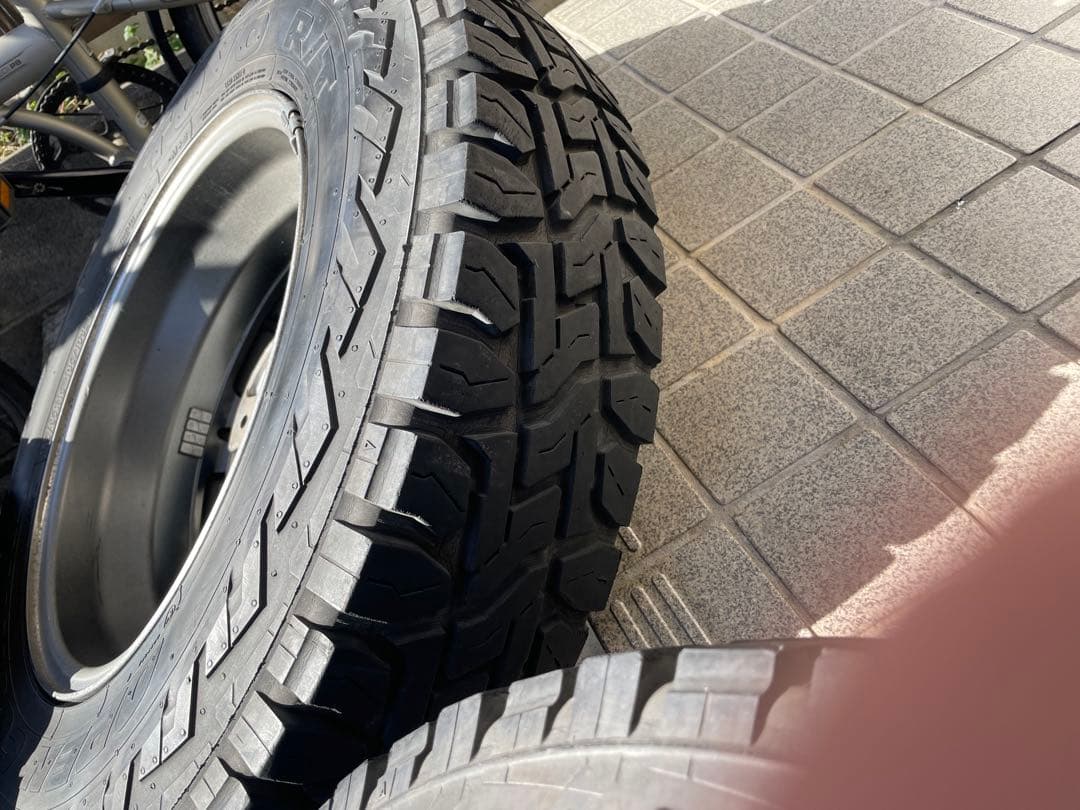 ジムニーjb23純正ホイールタイヤ付き