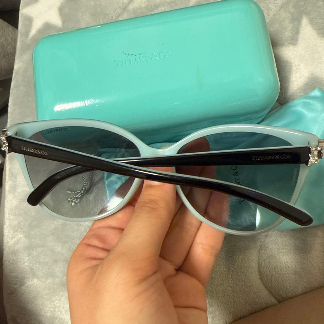 Tiffany & Co. ブラックサングラス ケース付き swarovski