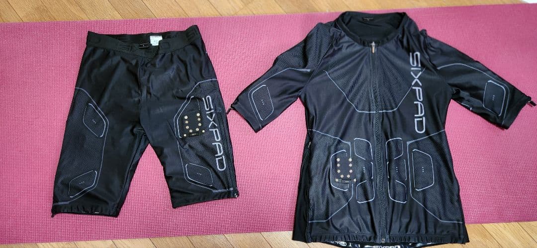 y*o様 SIXPAD正規品パワースーツとコントローラー(上下Lサイズ)