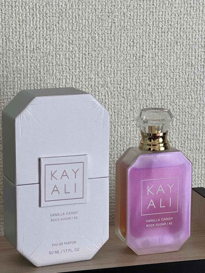 Kayali vanilla candy rock sugar カヤリ　香水